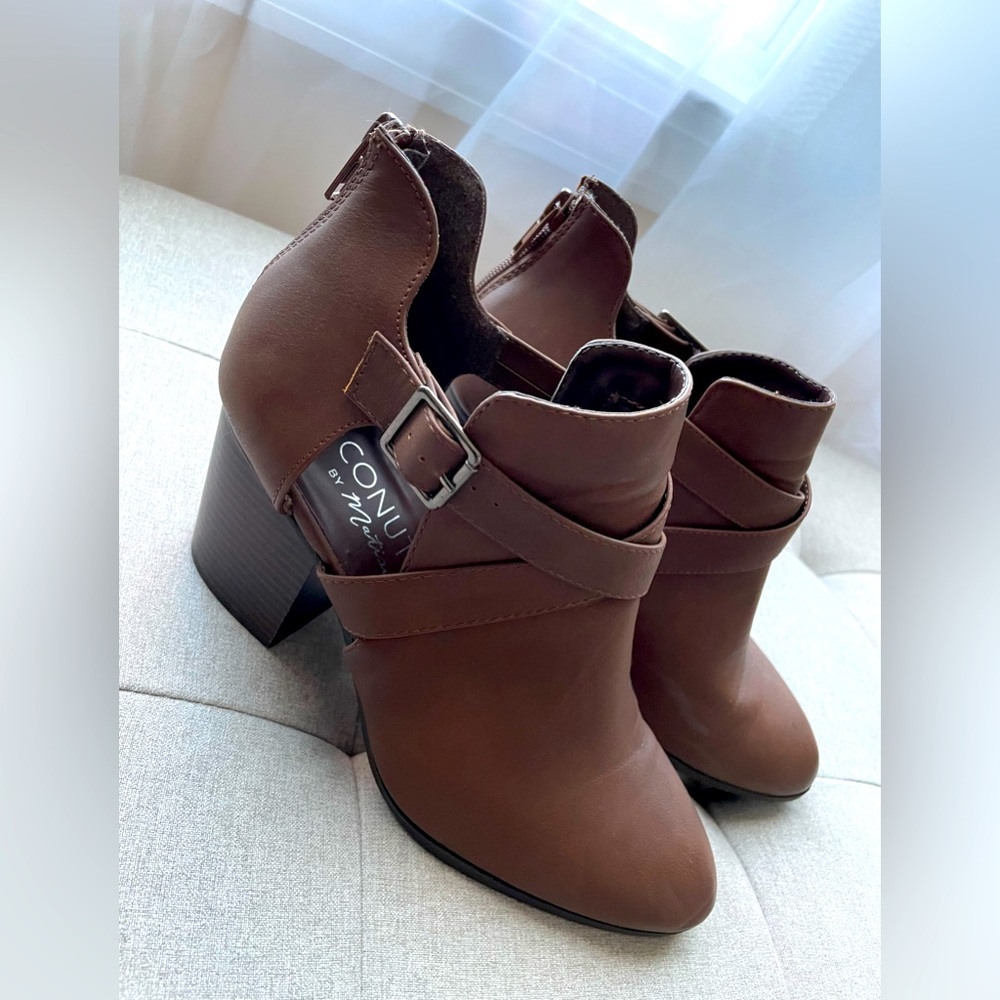 Open side booties - small imperfections/scuff on right heel